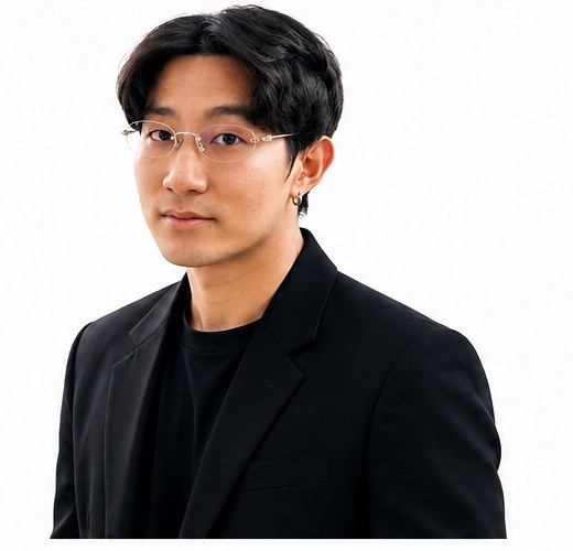 เจ — ผู้ร่วมก่อตั้ง DekAus Business